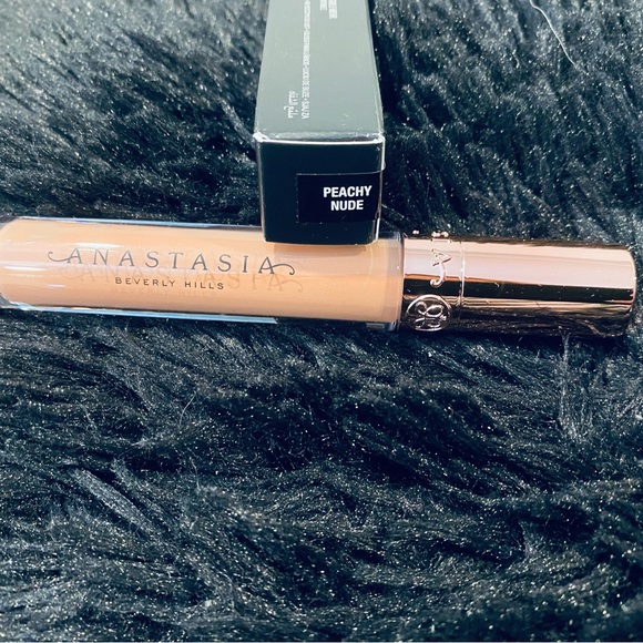 Brand new Anastasia lip gloss in peachy nude full size - Picture 2 of 6